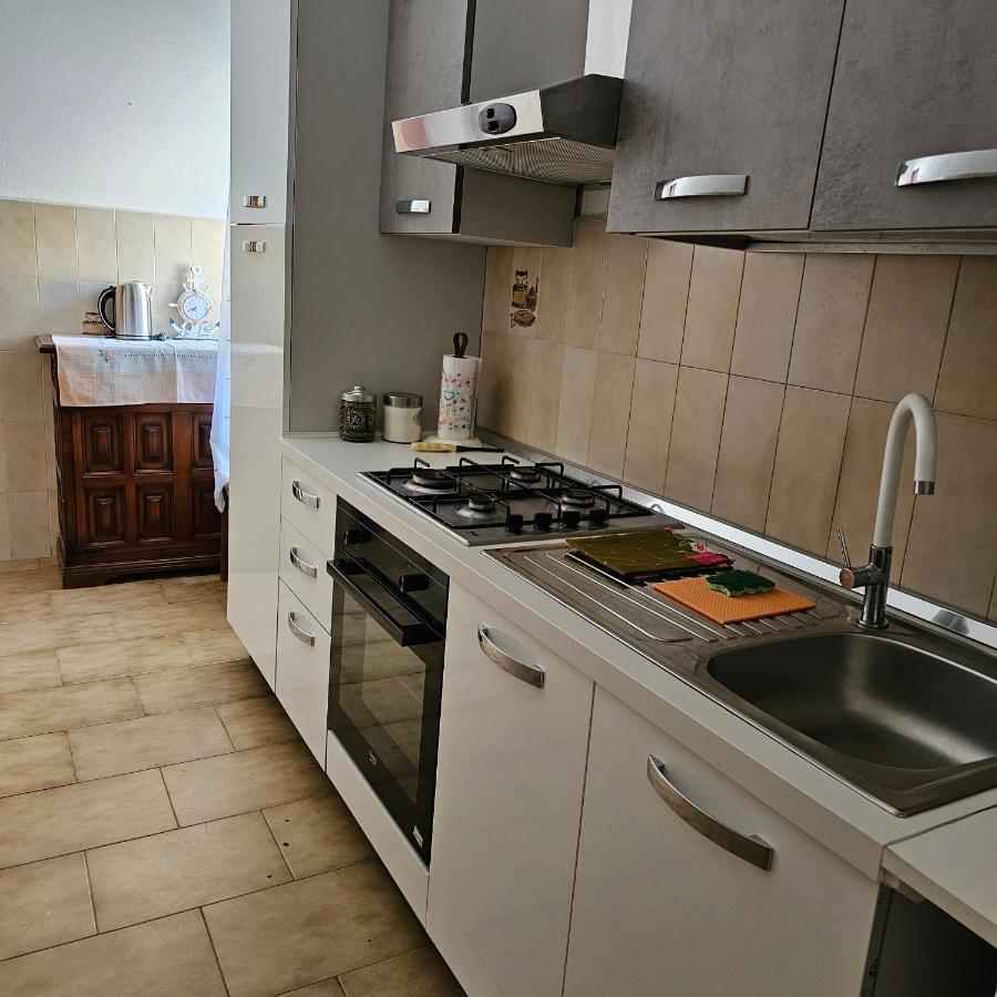 Appartamento A Telti Con Giardino Privato E Posto Auto エクステリア 写真